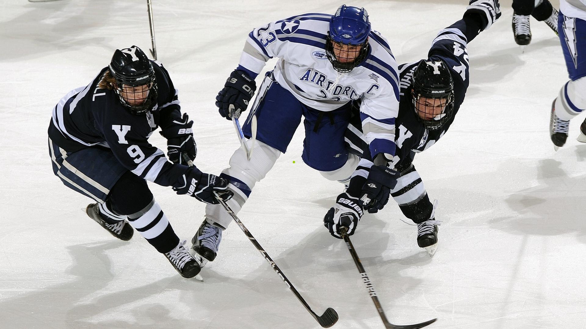 江苏体彩|中超联赛，维塔尔莱昂纳多双响建功，上海海港3比1逆转青岛海牛取关键胜利